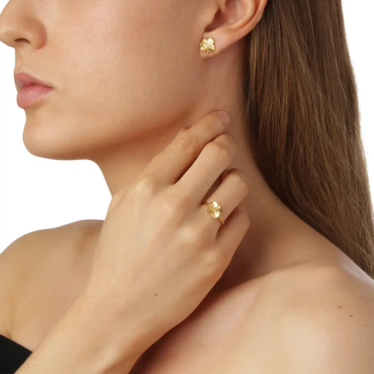 Flora Danica Firkløver Ring 18 Karat 907.FLC-RI-18K-G - Ekslusiv Firkløver ring i massiv 18 karat guld 🤍 Leveres i flot gaveæske fra Flora Danica