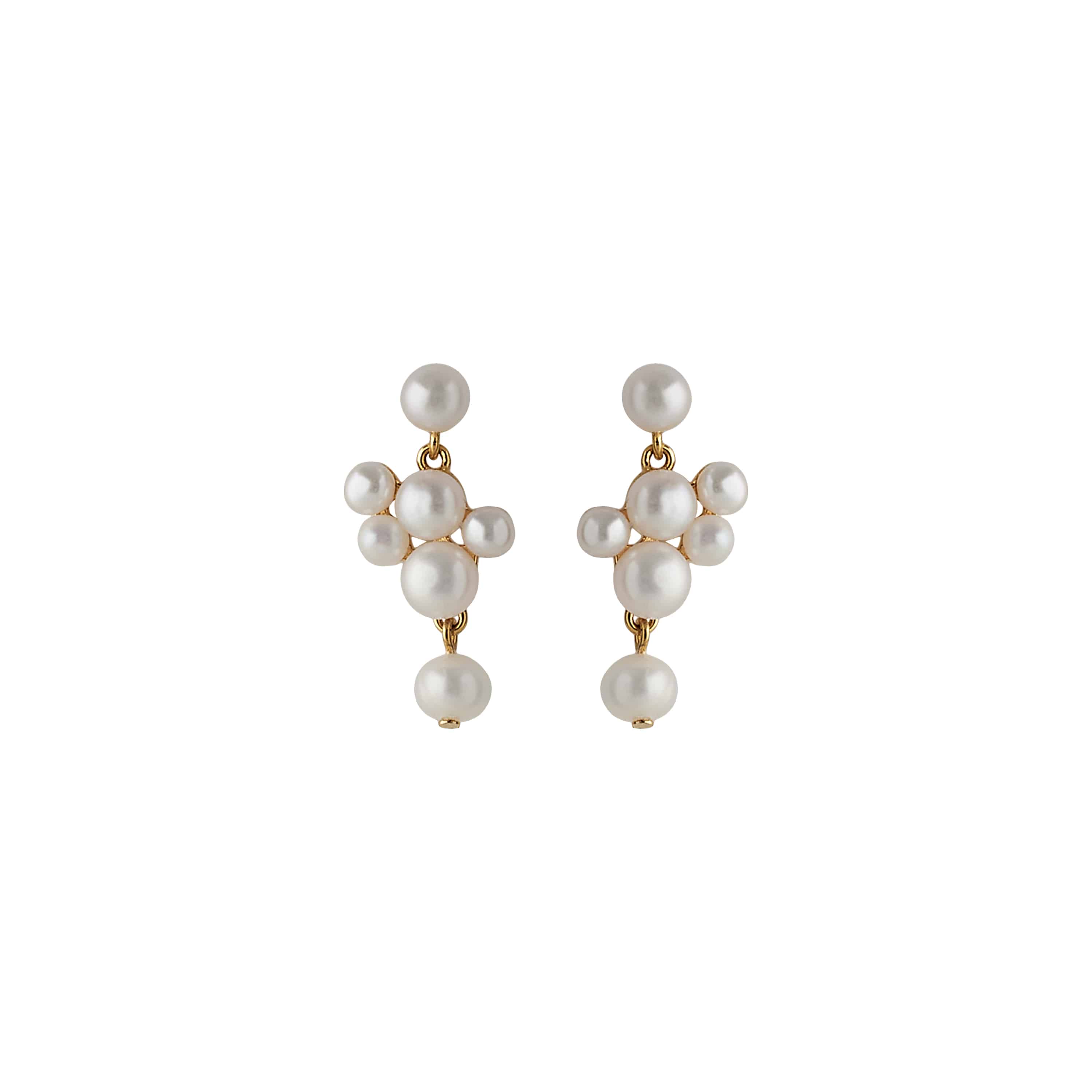 Pernille Corydon Treasure Øreringe e-436-gp Treasure øreringene er udsmykket med fem hvide perler i forskellige størrelser, som skaber et elegant og organisk udtryk