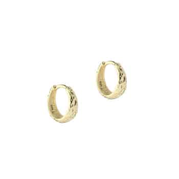 Aqua Dulce Cappa Hoop 12mm Forgyldt 6236 - banket overflade og nemt click-system. Stilrene hoops til hverdag og fest. Køb hos Guldsmedlange.dk