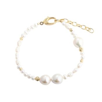 Aqua Dulce Line Pearl Armbånd Forgyldt Sølv 6504 - Med ferskvandsperler. Justerbar længde 17+3 cm. Køb dit Aqua Dulce armbånd online i dag.