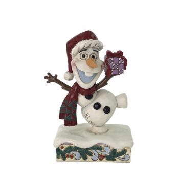 Disney Traditions Olaf Med Julegave (K2-6016888) – håndmalet resinfigur på 11,5 cm designet af Jim Shore. Perfekt til Disney- og Frost-samlere.