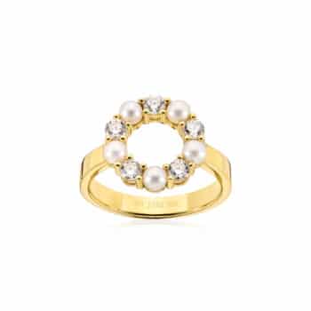 Sif Jakobs Biella Pearl Ring Forgyldt Sølv SJ-R2432-PCZ-YG - En feminin cirkelring med klassisk og moderne udtryk. køb hos Guldsmedlange.dk