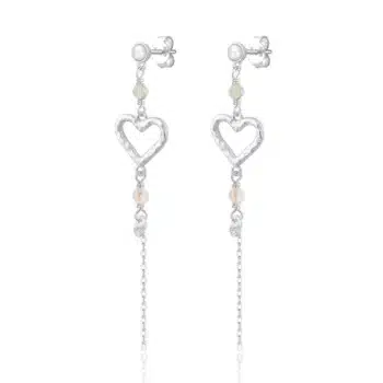 WiOGA Thilde Øreringe Sølv E-10002-S - smukke og feminine øreringe designet med et elegant hjerte. Køb hos Guldsmedlange.dk
