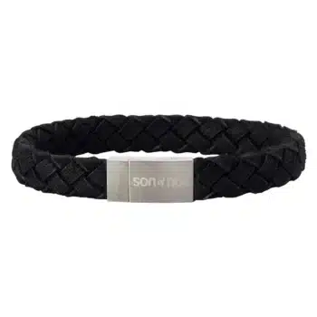 Son of Noa læderarmbånd i sort flettet kalveskind med stållås, længde 21 cm. Enkelt armbånd til mænd – perfekt som gave. Find det hos Guldsmed Lange.